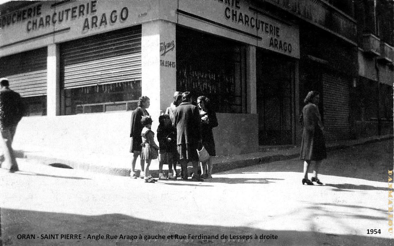 Oran - Saint-Pierre - Rue Arago et Rue Ferdinand de Lesseps - 1954.jpg
